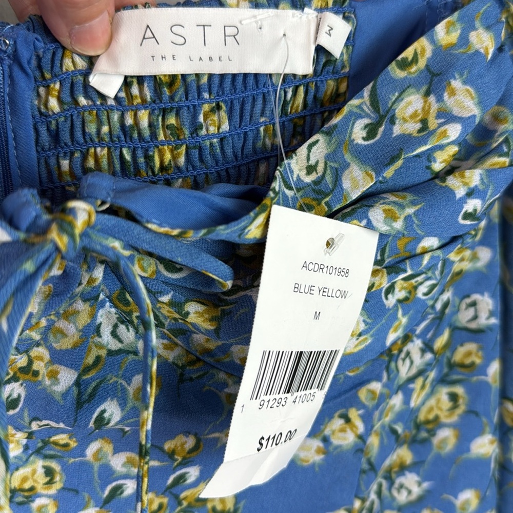New nwt ASTR The Label Vivian Floral Smocked Minidress medium - Picture 7 of 8